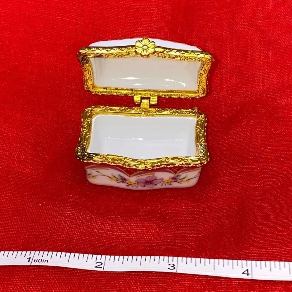 Small rectangle porcelain trinket box with no makers mark